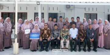 Rektor UMSU Tinjau SD Muhammadiyah 28 Medan dan Salurkan Bantuan Renovasi Usai Diterjang Puting Beliung